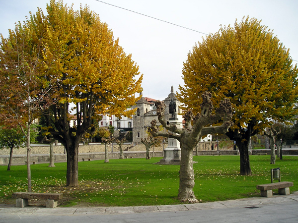 Plaza de Colombres